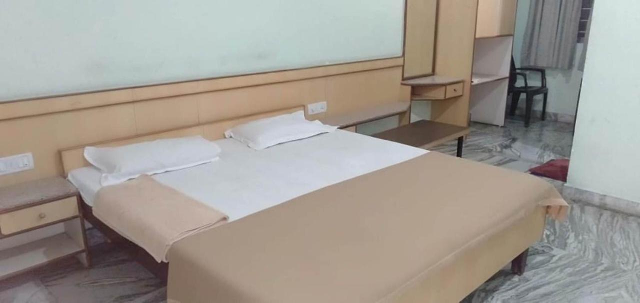 Iroomz Hoysala Residency Bellary Eksteriør bilde