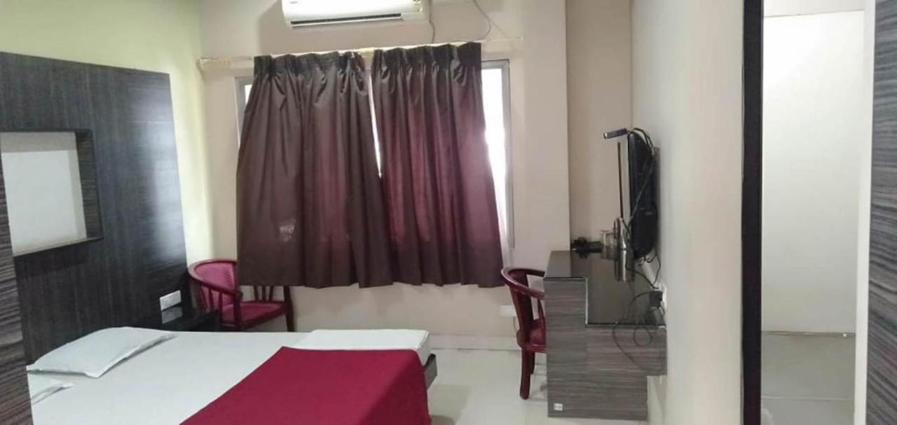 Iroomz Hoysala Residency Bellary Eksteriør bilde