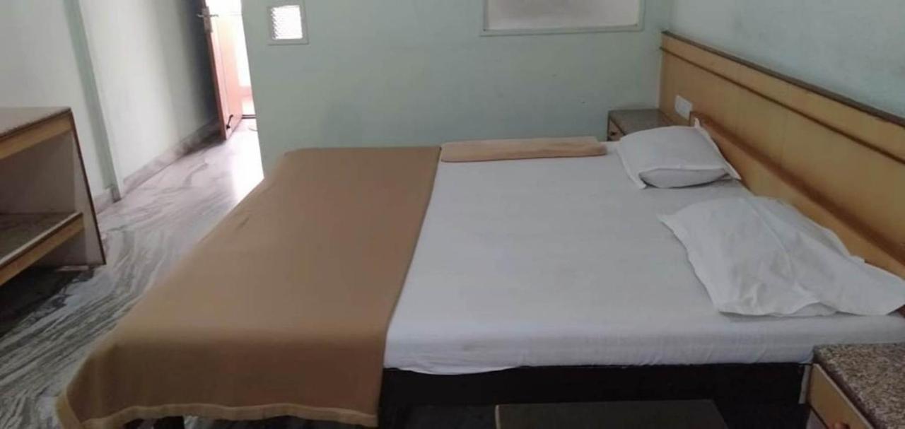 Iroomz Hoysala Residency Bellary Eksteriør bilde
