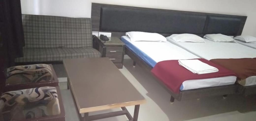 Iroomz Hoysala Residency Bellary Eksteriør bilde
