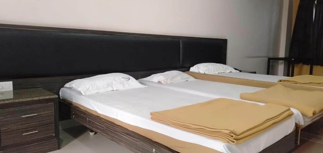 Iroomz Hoysala Residency Bellary Eksteriør bilde