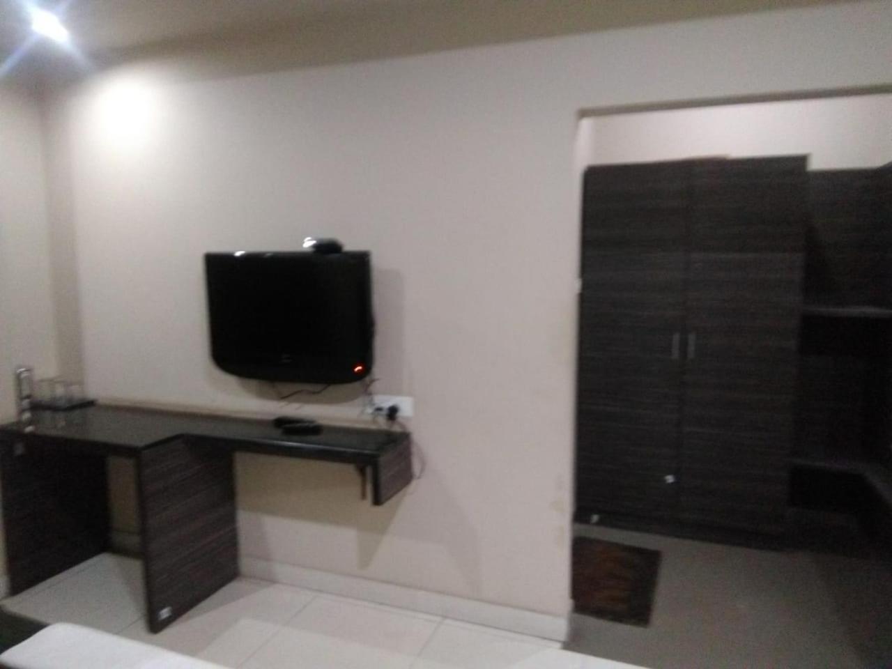 Iroomz Hoysala Residency Bellary Eksteriør bilde